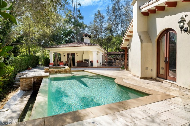 4141 Cambridge Road, La Canada Flintridge CA: https://media.crmls.org/medias/8f32a8fb-702c-41a5-b2d3-716109acc5f2.jpg