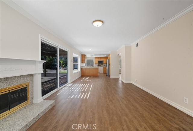 1372 Old Trail DR, Corona CA: https://media.crmls.org/medias/8f32e1e7-e864-44e3-92c4-a7164e16901f.jpg