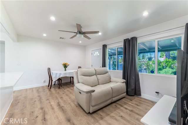 Detail Gallery Image 12 of 30 For 7954 Radford Ave, North Hollywood,  CA 91605 - 3 Beds | 2 Baths