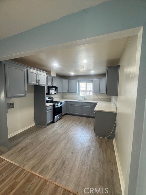 Detail Gallery Image 53 of 75 For 13107 Jarvis, Los Angeles,  CA 90061 - 7 Beds | 5 Baths