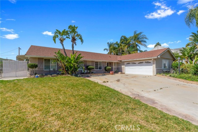 Detail Gallery Image 1 of 43 For 7635 Lakeside Dr, Jurupa Valley,  CA 92509 - 4 Beds | 2/1 Baths