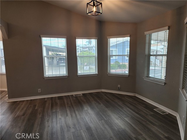 9850 Garfield Avenue, Huntington Beach CA: https://media.crmls.org/medias/8f34ff7c-3bcc-4368-8c5e-76459990d0af.jpg