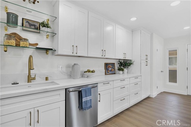 970 Palm, 200 photo 15
