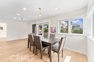 Detail Gallery Image 5 of 12 For 5123 Noble Ave, Sherman Oaks,  CA 91403 - 3 Beds | 4 Baths