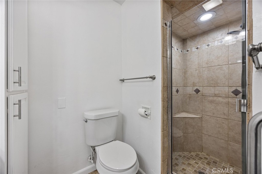 https://media.crmls.org/medias/8f364d11-9104-474b-8cc2-bf922fe0c2bc.jpg?preset=X-Large