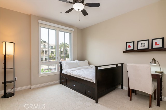 Detail Gallery Image 23 of 41 For 305 Caruso, Glendale,  CA 91210 - 2 Beds | 3 Baths