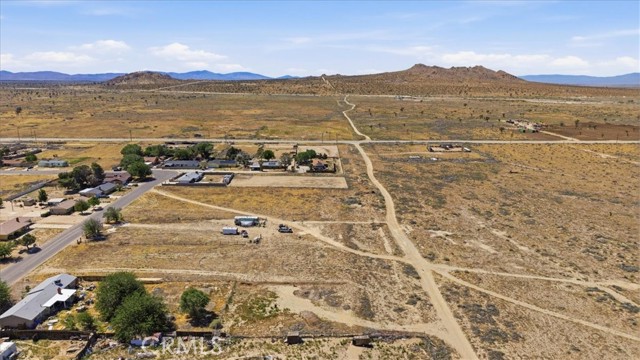 15235 Newmont, Lancaster CA: https://media.crmls.org/medias/8f37c1af-7081-4f67-ad75-28b427e54586.jpg