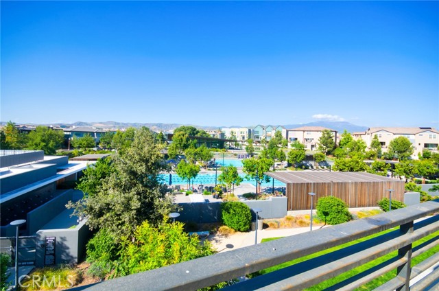 259 Chorus, Irvine CA: https://media.crmls.org/medias/8f37dd14-518d-4484-815c-203985876f35.jpg