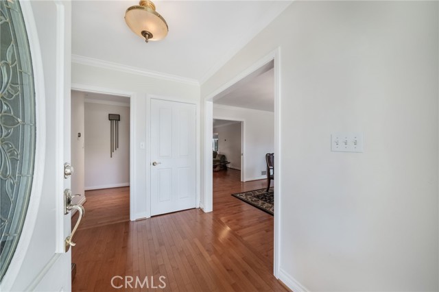 Detail Gallery Image 8 of 52 For 178 N Monterey Rd, Orange,  CA 92866 - 4 Beds | 4 Baths