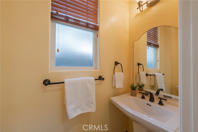 Detail Gallery Image 26 of 55 For 416 15th St, Huntington Beach,  CA 92648 - 3 Beds | 3/2 Baths