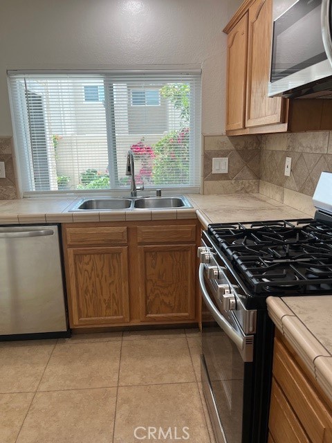 45 Golden Glen Street, Irvine CA: https://media.crmls.org/medias/8f3a1cb5-ac41-445c-aa8e-a610ddf2e74c.jpg