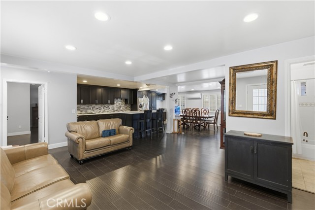 Detail Gallery Image 11 of 43 For 12232 Truesdale, Sun Valley,  CA 91352 - 5 Beds | 4 Baths