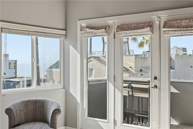 Detail Gallery Image 10 of 59 For 116 5th Place, Manhattan Beach,  CA 90266 - 5 Beds | 3 Baths