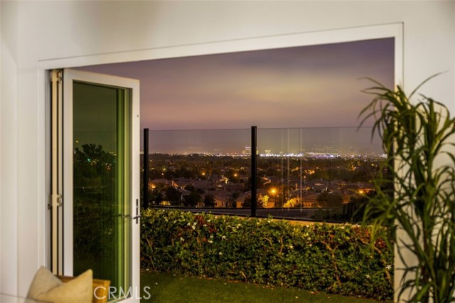 100 Soaring Eagle, Irvine CA: https://media.crmls.org/medias/8f3b12fd-6a24-4880-a779-3954cb234088.jpg