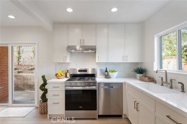 Detail Gallery Image 9 of 43 For 1707 Massena Ave, Redondo Beach,  CA 90277 - 4 Beds | 2 Baths