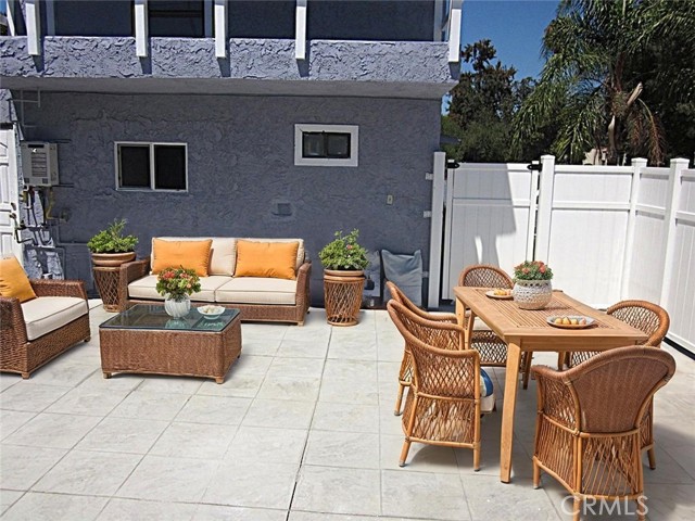 Detail Gallery Image 24 of 48 For 5209 Sylmar Ave, Sherman Oaks,  CA 91401 - 2 Beds | 2 Baths