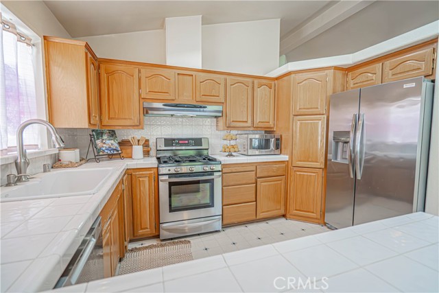 Detail Gallery Image 19 of 74 For 20164 Crestview Dr., Canyon Country,  CA 91351 - 3 Beds | 2 Baths