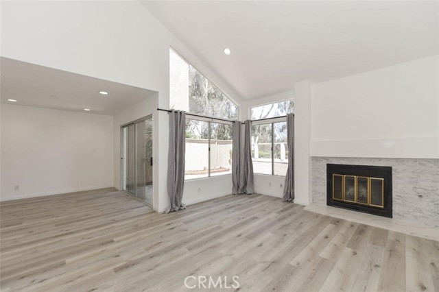 Detail Gallery Image 10 of 34 For 143 Stanford Ct #36,  Irvine,  CA 92612 - 2 Beds | 2/1 Baths