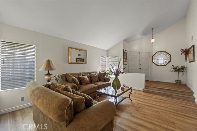 Detail Gallery Image 7 of 39 For 10742 Mendoza Rd, Moreno Valley,  CA 92557 - 5 Beds | 3 Baths