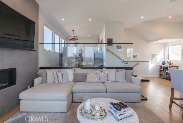 Detail Gallery Image 12 of 43 For 314 Dahlia, Corona Del Mar,  CA 92625 - 3 Beds | 3 Baths