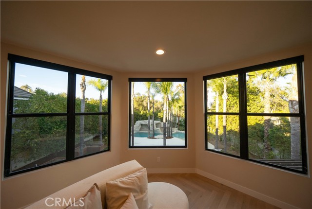 Detail Gallery Image 52 of 74 For 17437 Oak Creek Ct, Encino,  CA 91316 - 5 Beds | 5/1 Baths