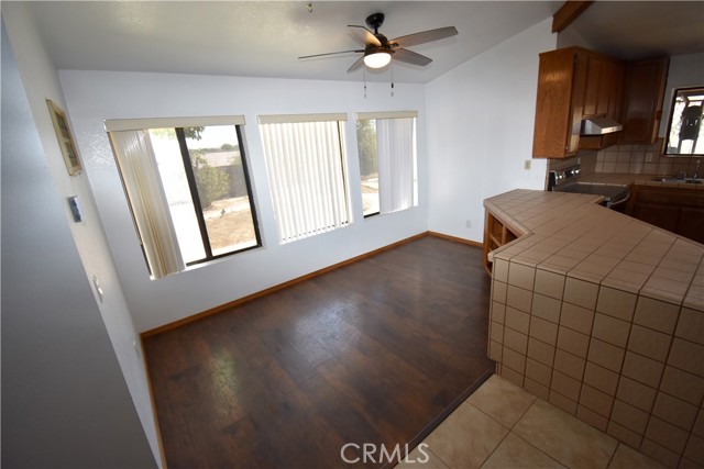 Detail Gallery Image 8 of 22 For 14652 Greenbriar Dr, Helendale,  CA 92342 - 2 Beds | 2 Baths