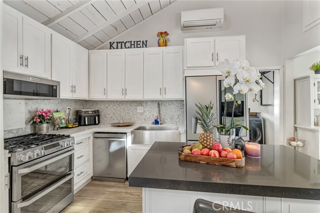 Detail Gallery Image 12 of 26 For 2884 Crescent-Way Thousand Oaks Way, Thousand Oaks,  CA 91362 - 2 Beds | 1 Baths