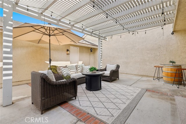 14 Black Oak, Irvine CA: https://media.crmls.org/medias/8f3d722a-00ff-484f-9d70-b34a0f0467b4.jpg