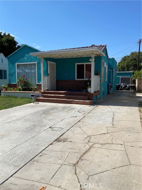 519 102nd Street, Los Angeles, California 90044, 2 Bedrooms Bedrooms, ,1 BathroomBathrooms,Single Family Residence,For Sale,102nd,DW24148248