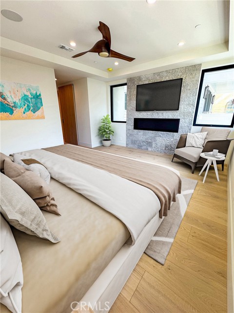 Detail Gallery Image 9 of 56 For 404 16th St, Manhattan Beach,  CA 90266 - 5 Beds | 5/2 Baths