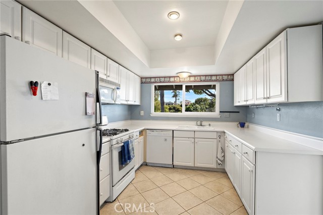 Detail Gallery Image 8 of 14 For 404 Calle Vista Torito, San Clemente,  CA 92672 - 4 Beds | 2 Baths