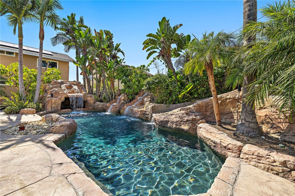 8f3edbed 1a46 42a0 Bacc 4e22c61e7366