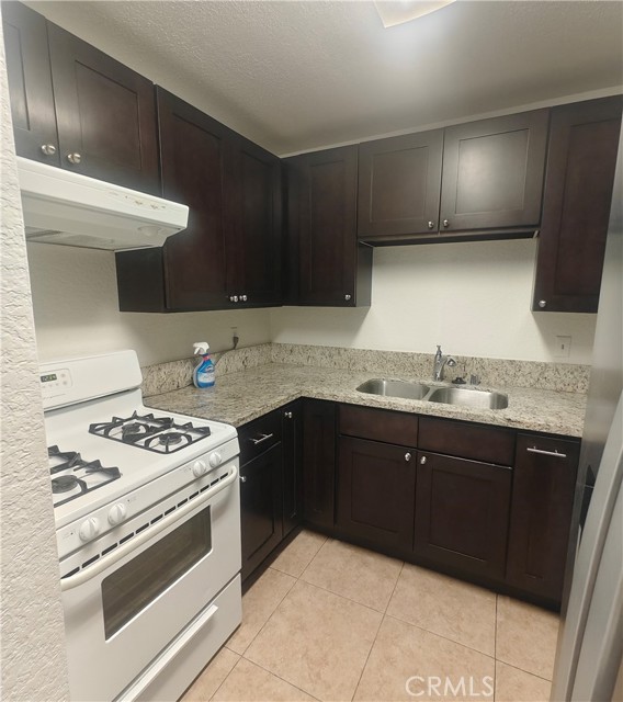 Detail Gallery Image 3 of 15 For 22852 Hilton Head Dr #166,  Diamond Bar,  CA 91765 - 2 Beds | 2 Baths