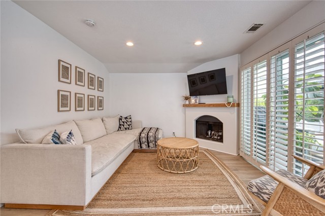 234 Prospect Street, Newport Beach CA: https://media.crmls.org/medias/8f3f7283-c04f-4bd2-bdd3-956945ae3144.jpg