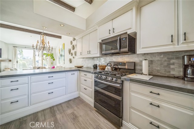 Detail Gallery Image 8 of 37 For 4847 Flying Cloud, Carlsbad,  CA 92008 - 2 Beds | 2 Baths