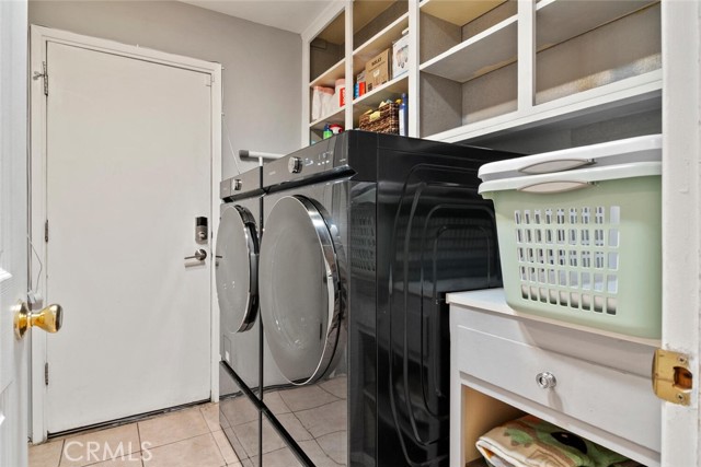 20451 Bermuda Street, Chatsworth CA: https://media.crmls.org/medias/8f3fd051-68fd-4741-8c5d-7b50d7926c9f.jpg