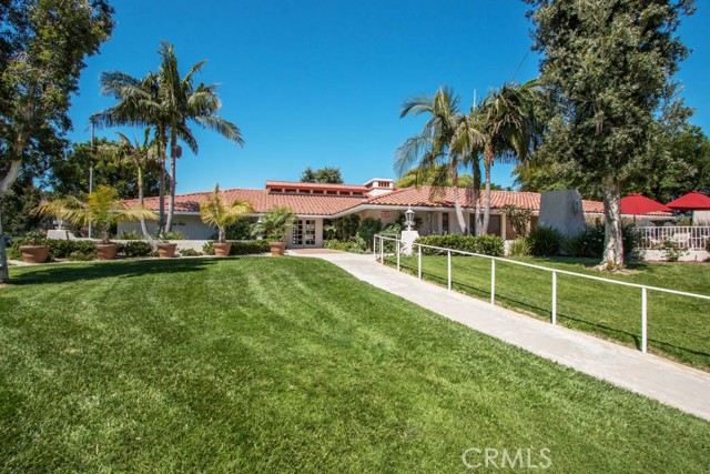 925 Ave Majorca, Laguna Woods CA: https://media.crmls.org/medias/8f400c4e-cf36-4b6d-be69-7cdd652f8907.jpg
