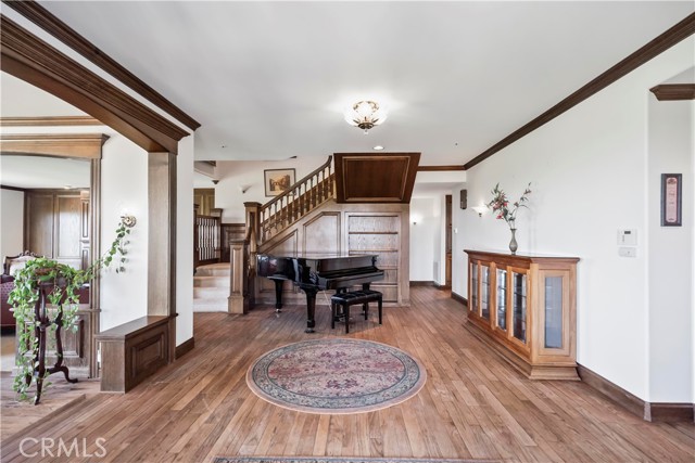 Detail Gallery Image 6 of 75 For 7008 Hawarden Dr, Riverside,  CA 92506 - 6 Beds | 5/1 Baths