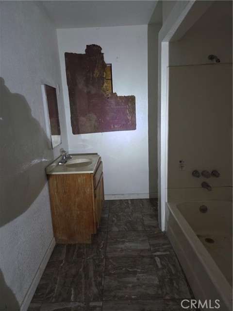 Detail Gallery Image 12 of 12 For 11727 Alabama, Los Angeles,  CA 90059 - 2 Beds | 1 Baths