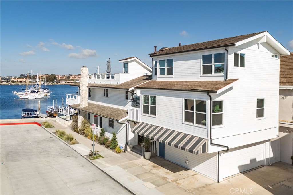 207 E Edgewater Avenue