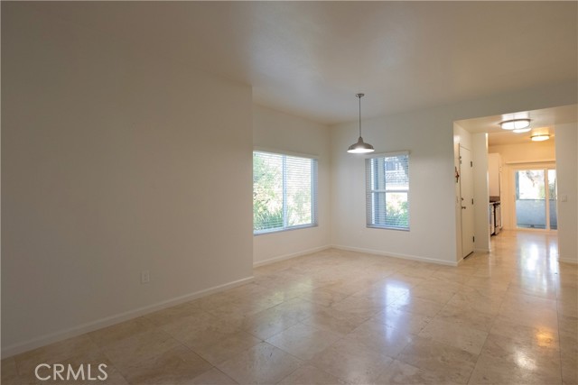 Detail Gallery Image 2 of 15 For 2522 W Macarthur a,  Santa Ana,  CA 92704 - 2 Beds | 2 Baths