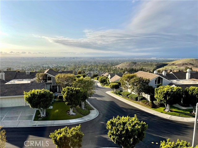 6 Saros, Irvine CA: https://media.crmls.org/medias/8f41dad9-7ef3-41a2-92ca-3a7b17ab9937.jpg