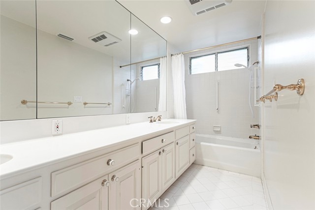 1558 Hillcrest Avenue, Glendale CA: https://media.crmls.org/medias/8f42323f-b8dd-43fe-838a-cafd1cb7edfd.jpg