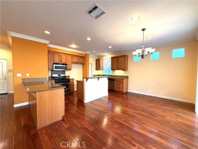 Detail Gallery Image 4 of 28 For 17540 Sagebrush Way, Carson,  CA 90746 - 3 Beds | 2/1 Baths