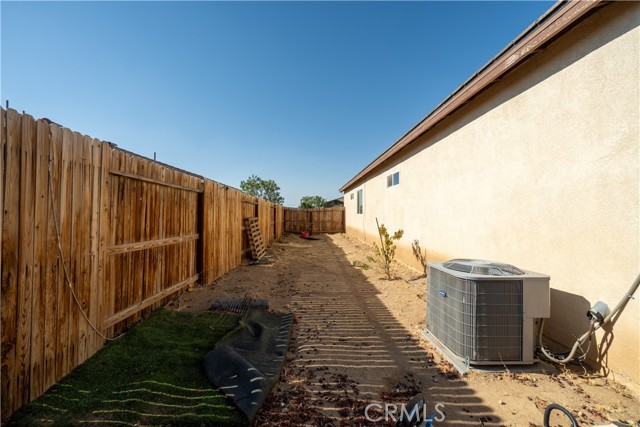 Detail Gallery Image 28 of 33 For 11943 Moss Creek Ct, Adelanto,  CA 92301 - 3 Beds | 2 Baths