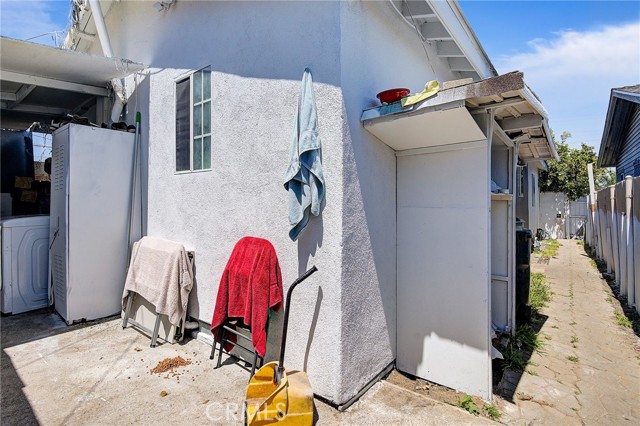 Detail Gallery Image 16 of 22 For 1426 W 99th St, Los Angeles,  CA 90047 - 4 Beds | 2 Baths