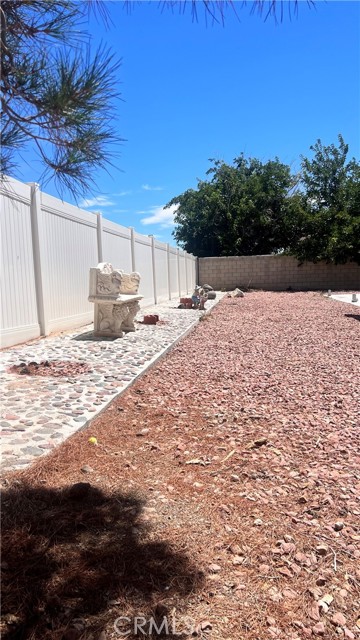 13590 Mica Avenue, Victorville CA: https://media.crmls.org/medias/8f432d42-bddc-4609-9329-7f070f6dba5a.jpg