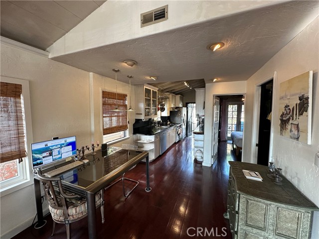 Detail Gallery Image 11 of 40 For 1056 Glenneyre St, Laguna Beach,  CA 92651 - 2 Beds | 2 Baths