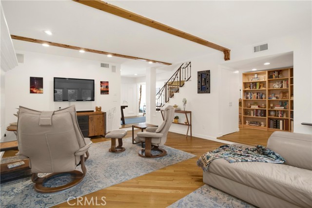 Detail Gallery Image 14 of 45 For 11967 Sunshine Ter, Studio City,  CA 91604 - 4 Beds | 3 Baths