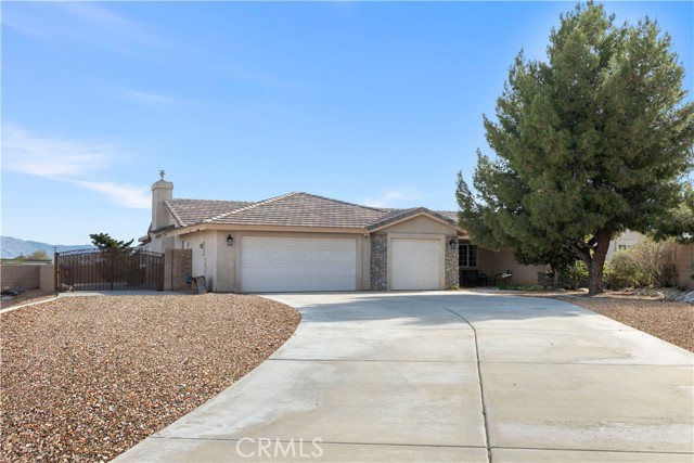 Detail Gallery Image 1 of 33 For 20301 Pima Rd, Apple Valley,  CA 92308 - 4 Beds | 2/1 Baths